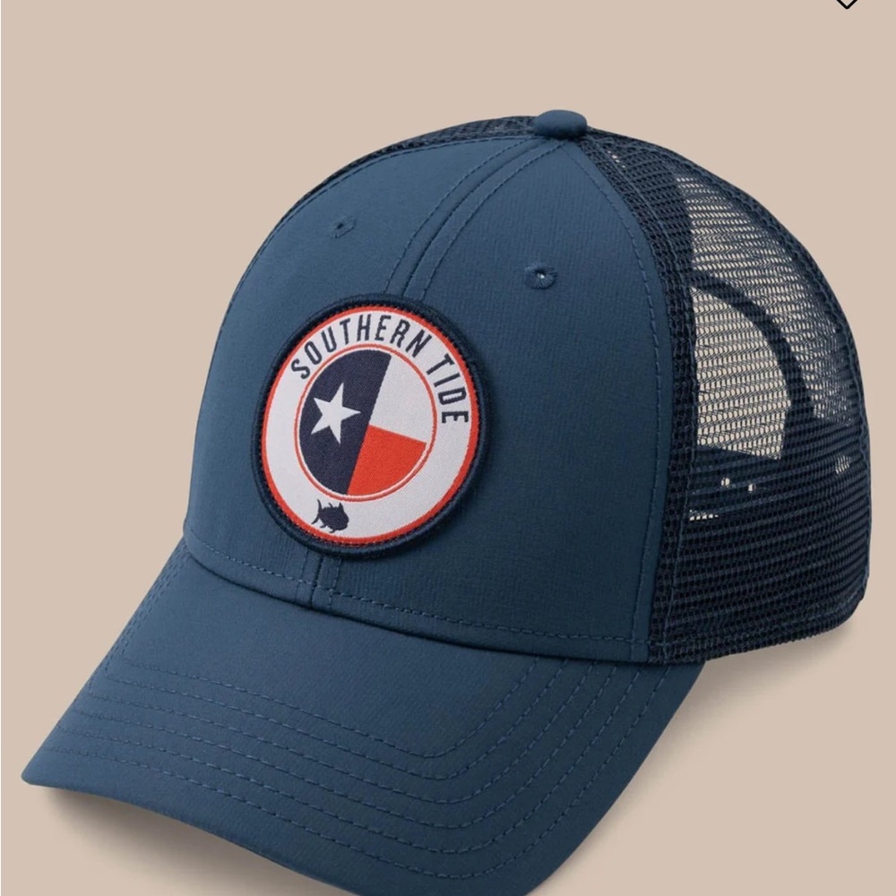 Southern Tide Texas Patch Performance Trucker hat